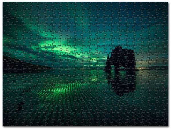 Aurora Borealis Green Reflection Jigsaw Puzzle Set
