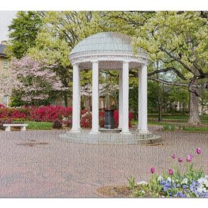 Old Well In Chapel Hill Jigsaw Puzzle Set