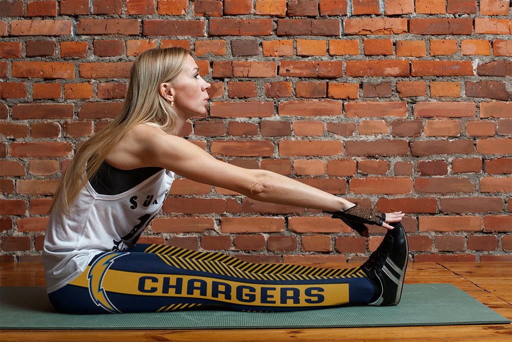 Fashion-Gorgeous-Fitting-Fabulous-Los-Angeles-Chargers-Leggings-1